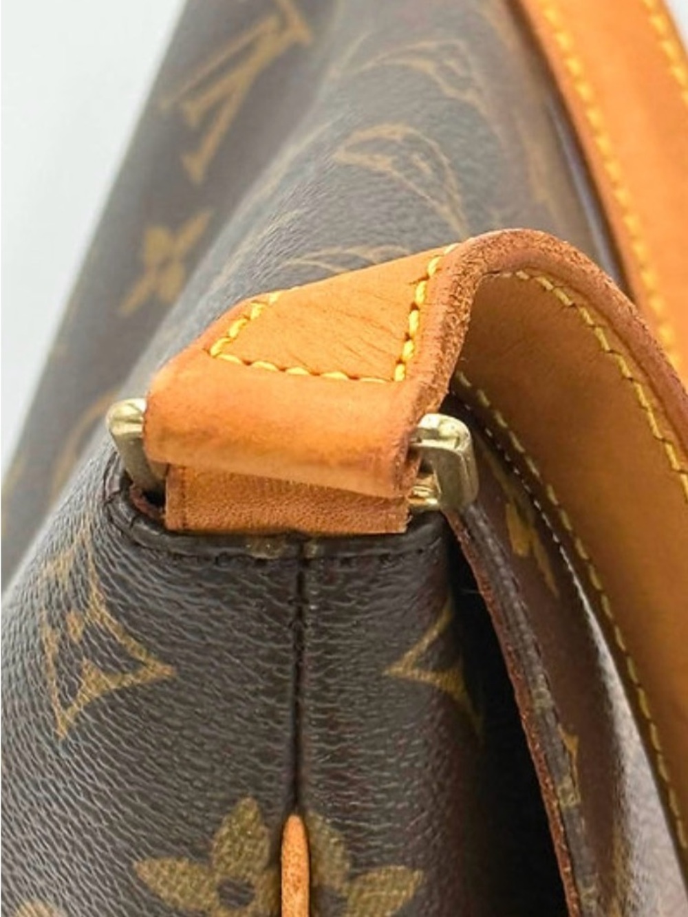 Louis Vuitton Brown Monogram Crossbody Bag with Gold Hardware - Picture 6 of 9